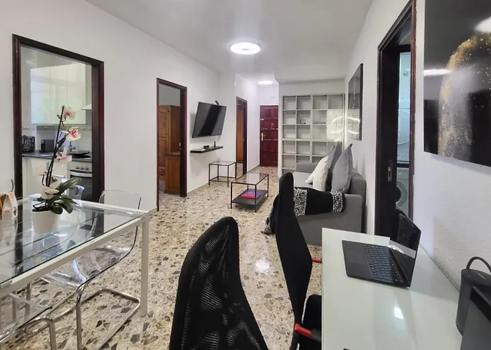 Affordable For Large Families And Groups At Canteras With 3 Bedrooms And Free Parking *