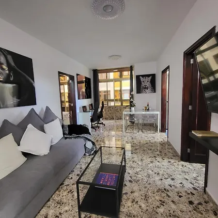 Affordable For Large Families And Groups At Canteras With 3 Bedrooms And Free Parking