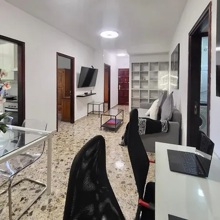 Affordable For Large Families And Groups At Canteras With 3 Bedrooms And Free Parking *