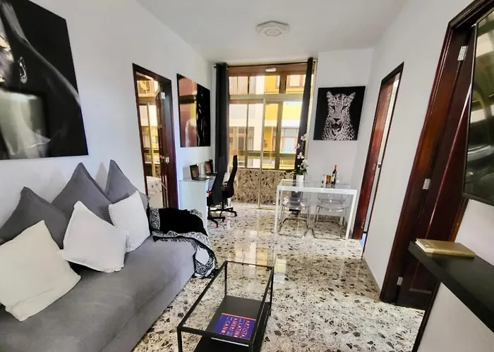 Апартаменти Affordable For Large Families And Groups At Canteras With 3 Bedrooms And Free Parking