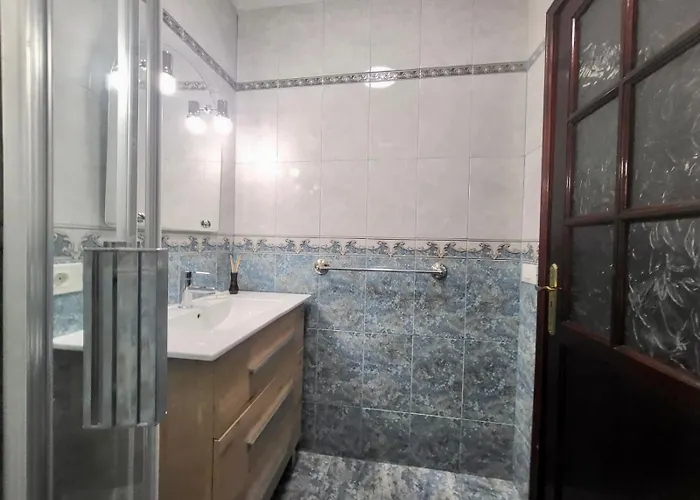 Affordable For Large Families And Groups At Canteras With 3 Bedrooms And Free Parking Апартаменти